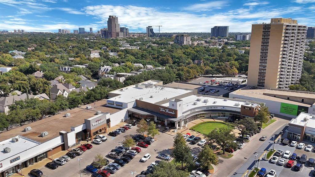 4120 Bowser Avenue, #D, Dallas, TX 75219 Close proximity to Shopping, Tom Thumb, World Market