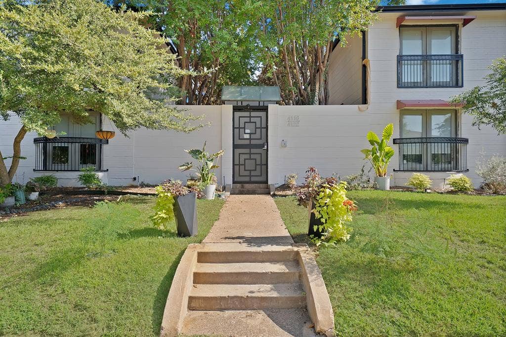 4120 Bowser Avenue, #D, Dallas, TX 75219 Security gate to courtyard from Bowser Ave