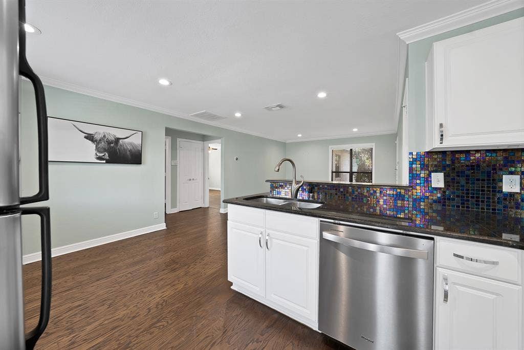 4120 Bowser Avenue, #D, Dallas, TX 75219 Stainless Steel appliances