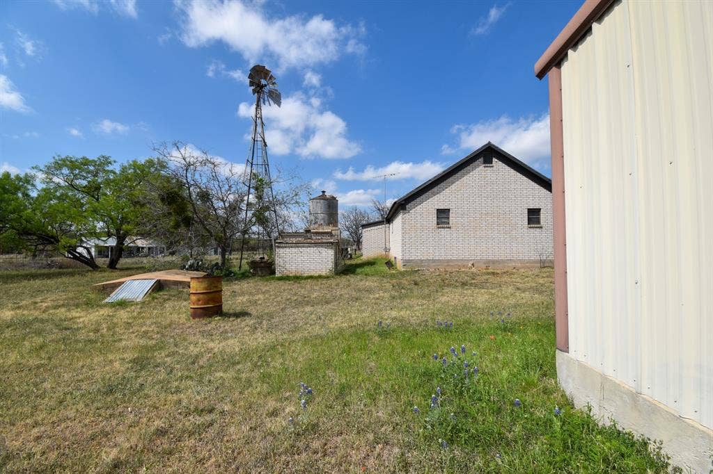 12236 First Katemcy Street, Mason, TX 76825