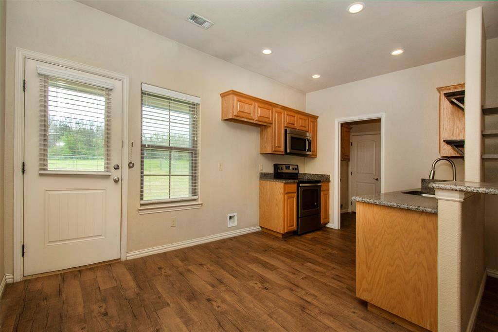 700 E Bullock Street, Denison, TX 75021