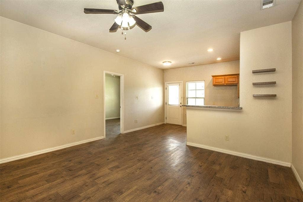 700 E Bullock Street, Denison, TX 75021