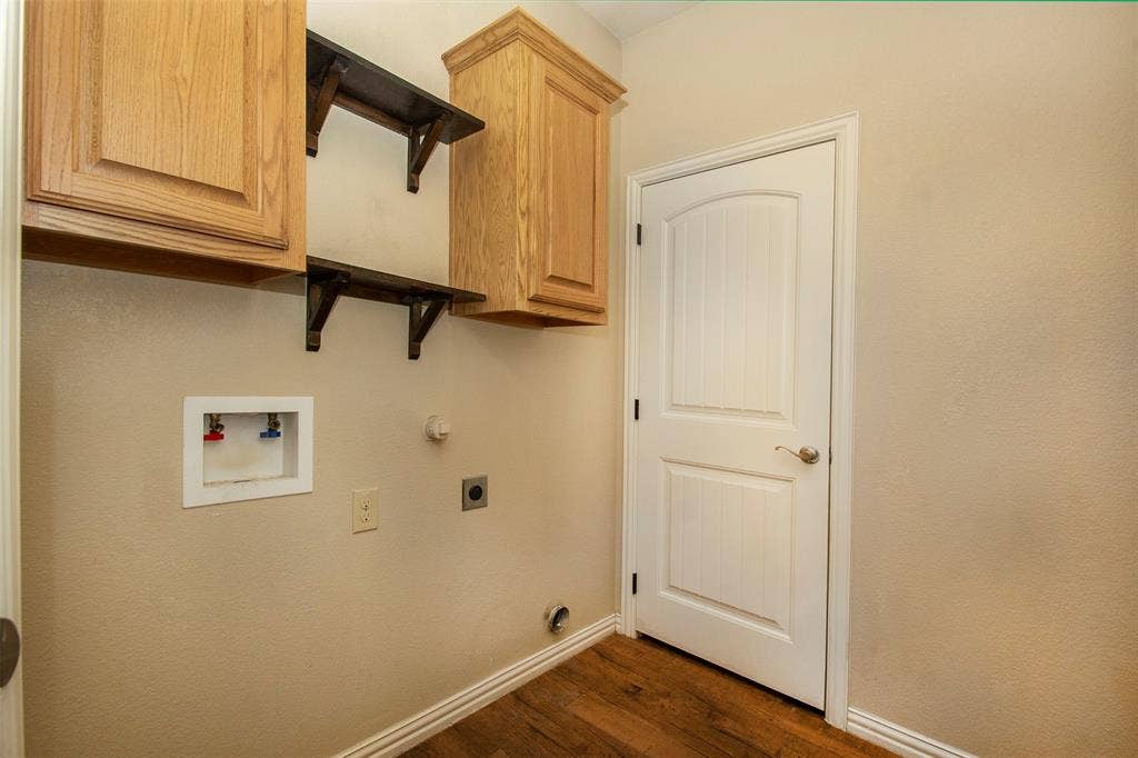 700 E Bullock Street, Denison, TX 75021