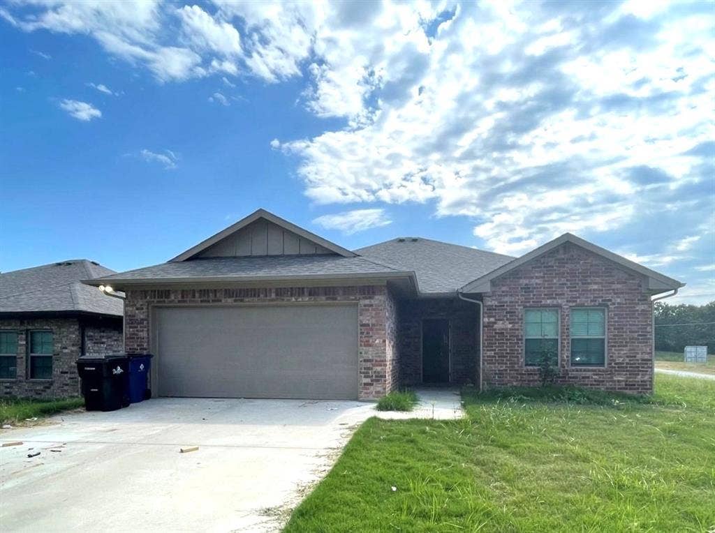700 E Bullock Street, Denison, TX 75021