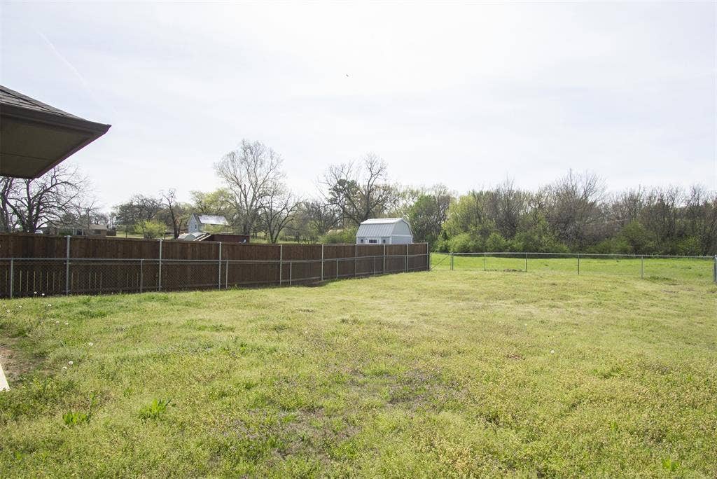 700 E Bullock Street, Denison, TX 75021