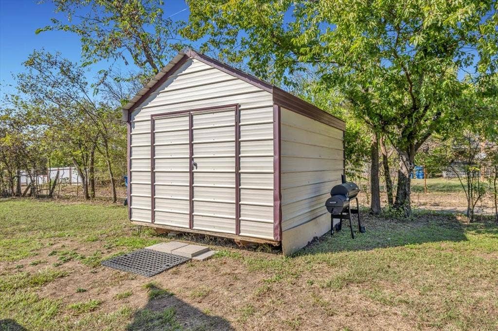 710 S Spears Street, Alvarado, TX 76009