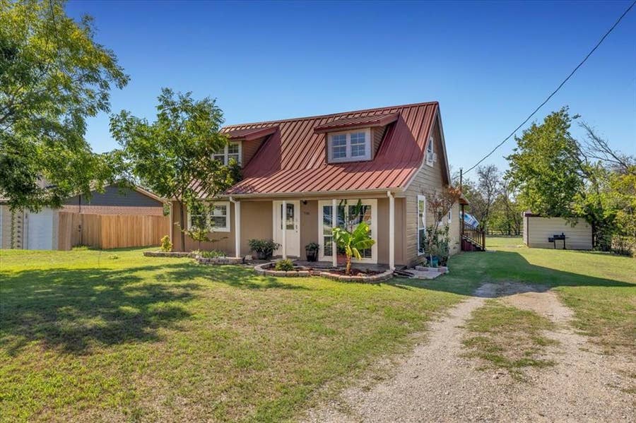Property photo for 710 S Spears Street, Alvarado, TX