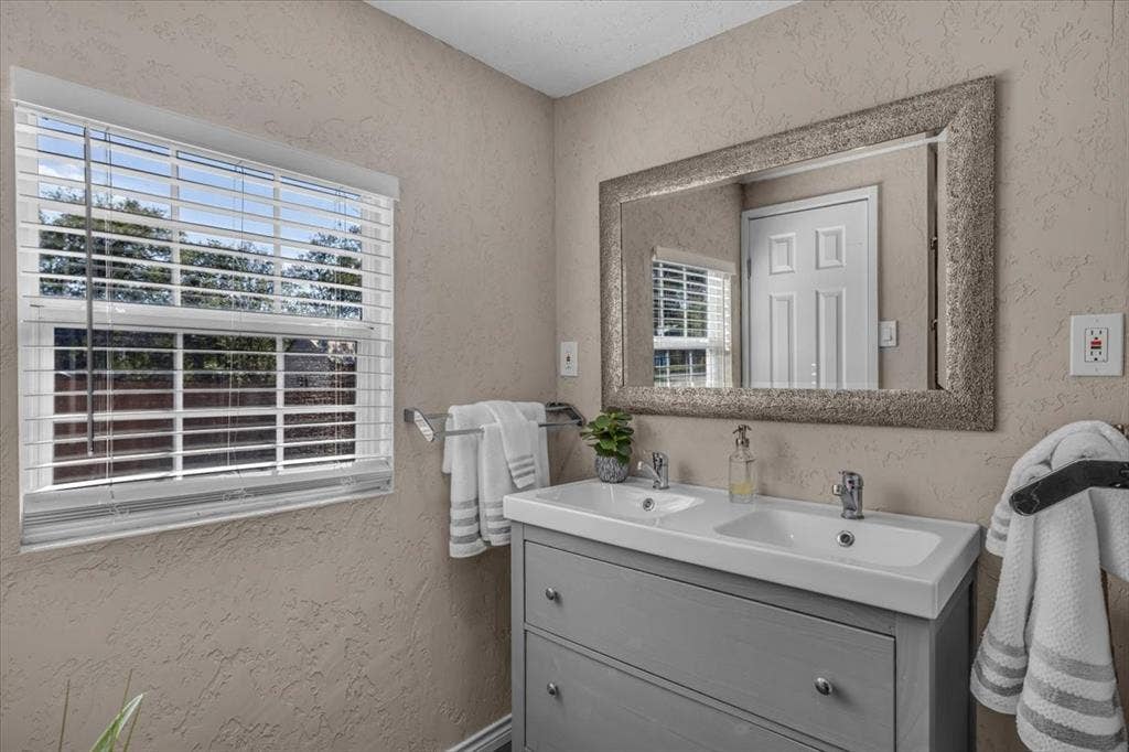 710 S Spears Street, Alvarado, TX 76009