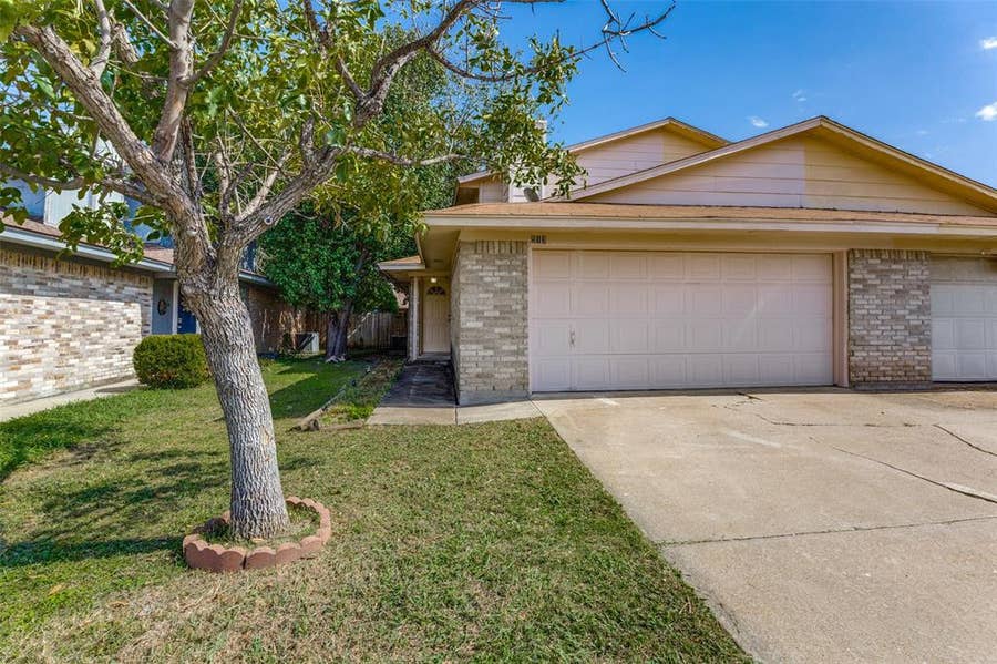 Property photo for 513 S Las Vegas Trail, White Settlement, TX