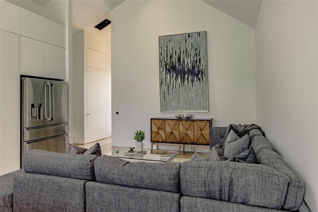 1504 Burlew Street, #101, Dallas, TX 75204