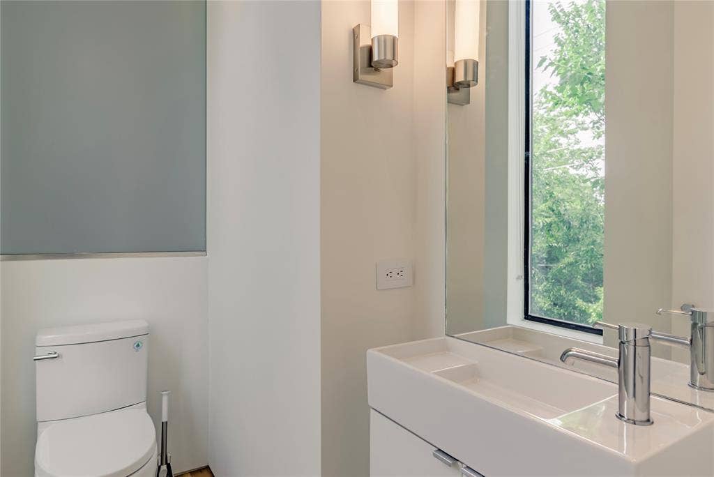 1504 Burlew Street, #101, Dallas, TX 75204