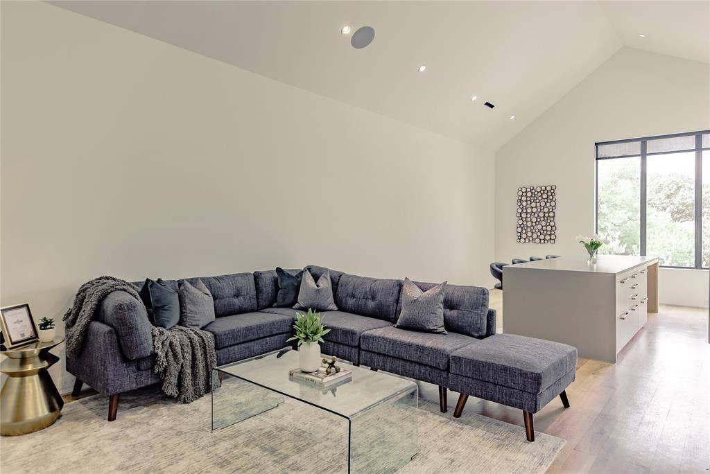 1504 Burlew Street, #101, Dallas, TX 75204