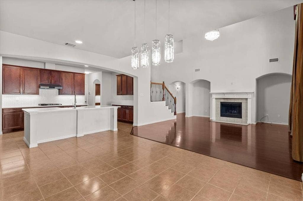 1129 Northlake Drive, DeSoto, TX 75115 1129 Northlake Drive, DeSoto, TX 75115