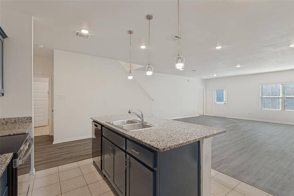 2124 Pacific Avenue, Anna, TX 75409 2124 Pacific Avenue, Anna, TX 75409