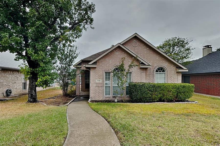 Property photo for 7101 Charleston Drive, Rowlett, TX