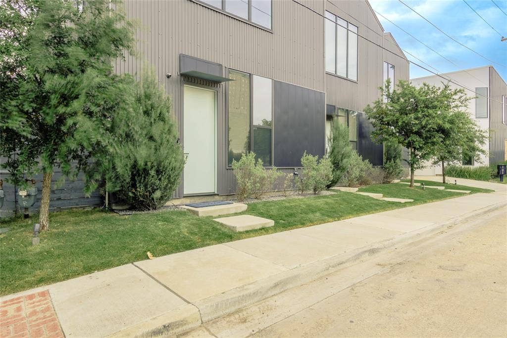 1504 Burlew Street, #101, Dallas, TX 75204