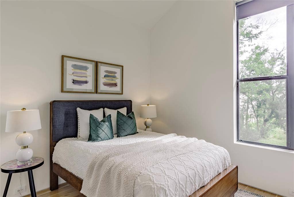 1504 Burlew Street, #101, Dallas, TX 75204