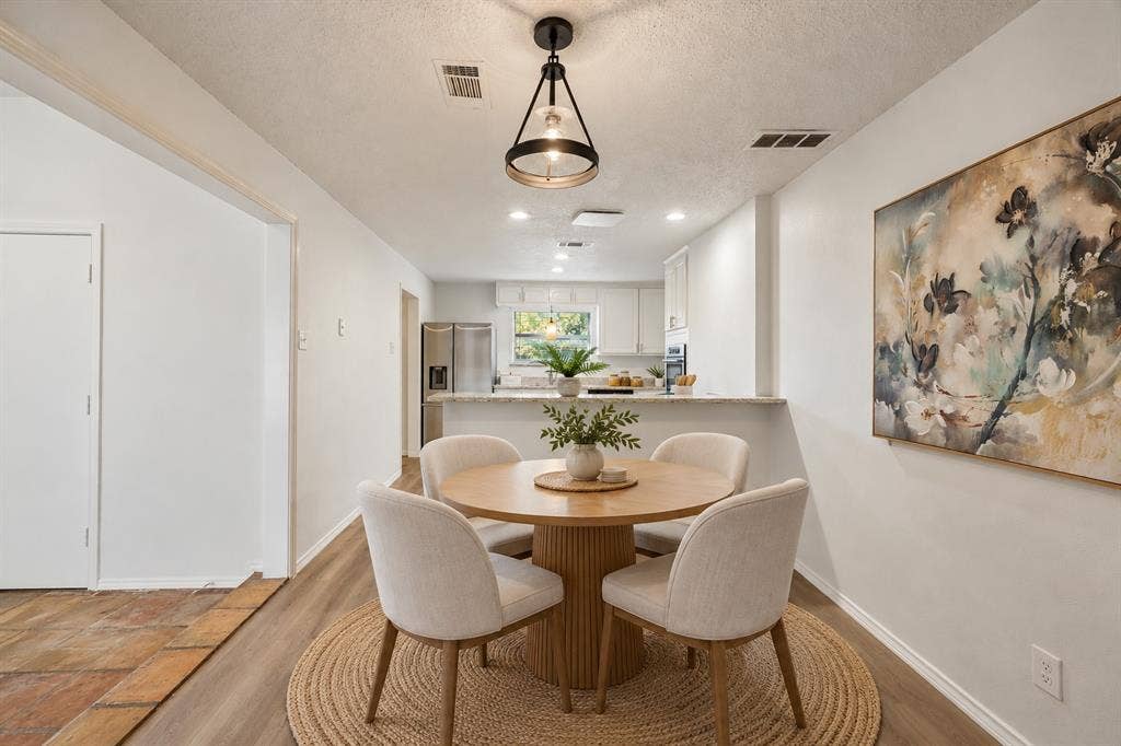 1710 Green Oaks Drive, Irving, TX 75061 Breafast Area—Virtually Staged
