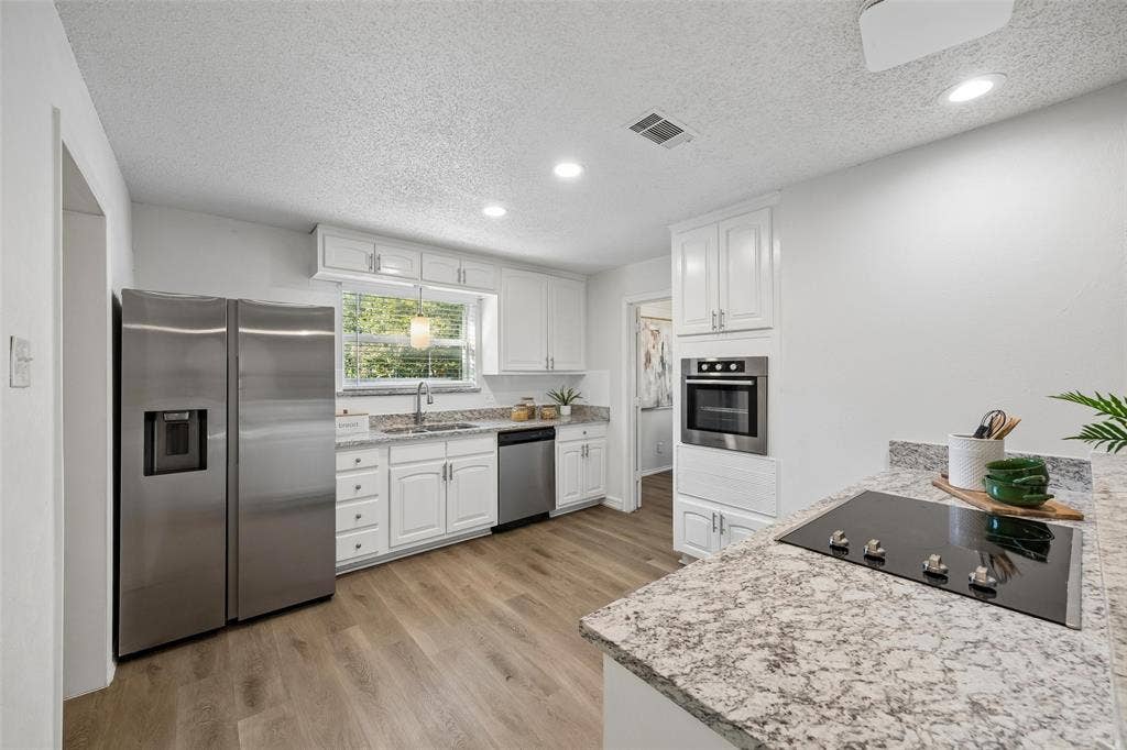 1710 Green Oaks Drive, Irving, TX 75061 1710 Green Oaks Drive, Irving, TX 75061