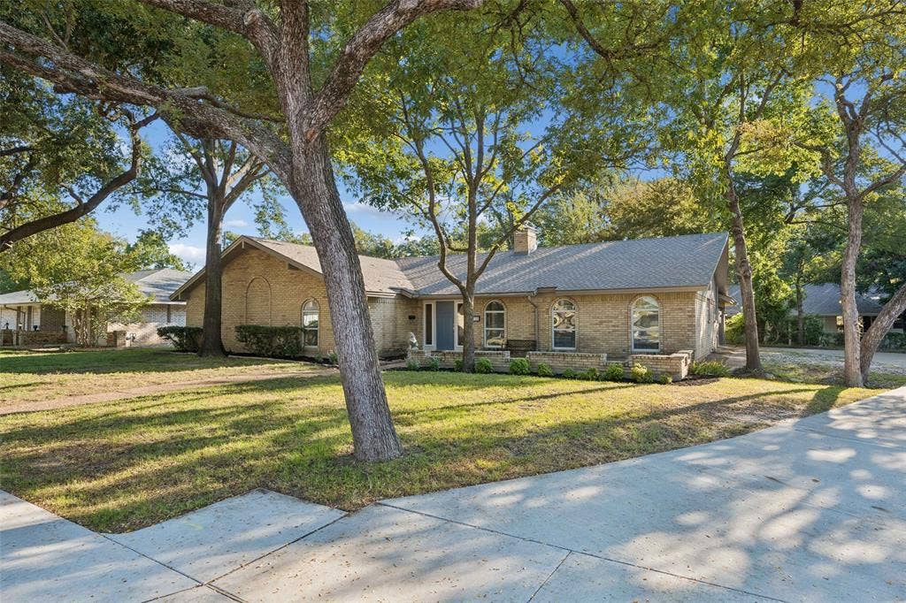 1710 Green Oaks Drive, Irving, TX 75061 1710 Green Oaks Drive, Irving, TX 75061