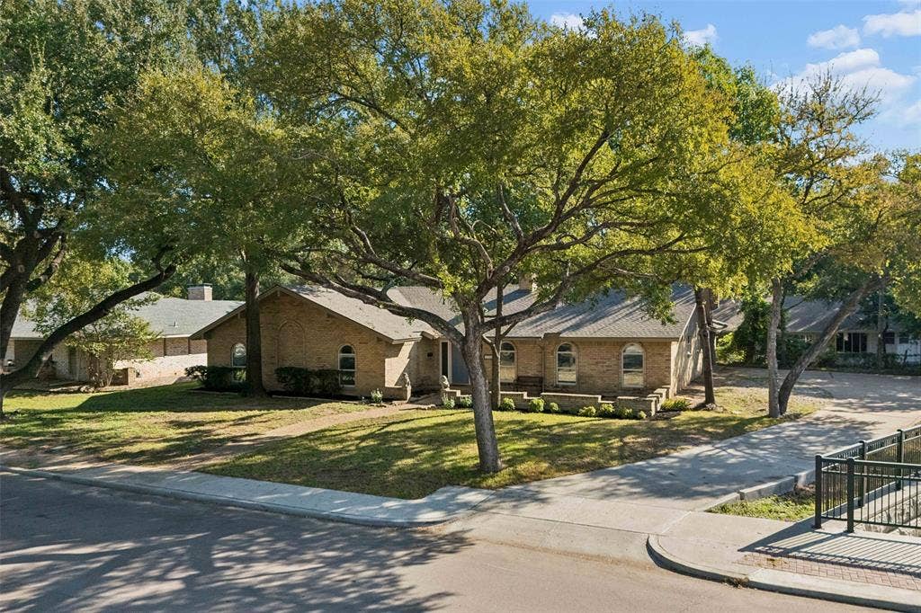 1710 Green Oaks Drive, Irving, TX 75061 1710 Green Oaks Drive, Irving, TX 75061
