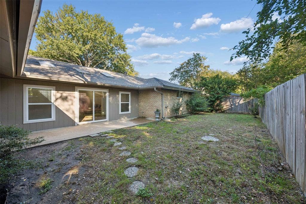 1710 Green Oaks Drive, Irving, TX 75061 1710 Green Oaks Drive, Irving, TX 75061