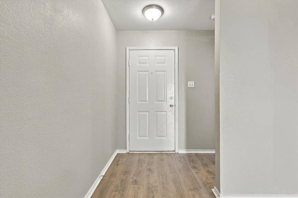 320 Deer Run Drive, Sanger, TX 76266