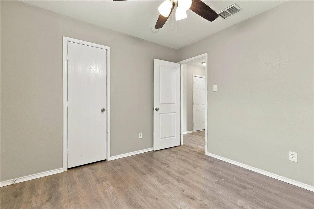 320 Deer Run Drive, Sanger, TX 76266