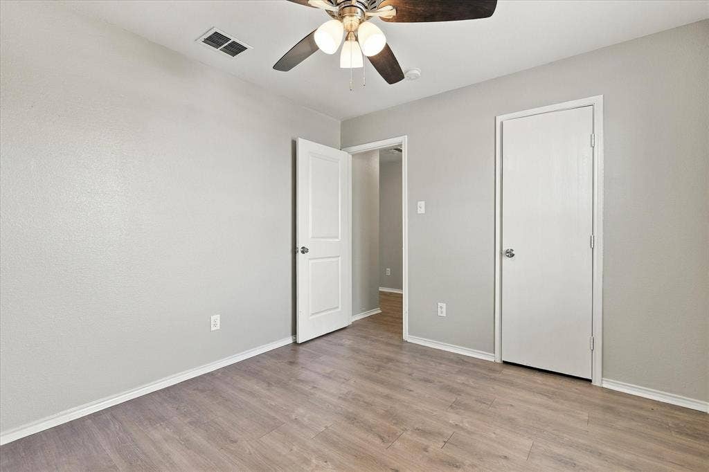 320 Deer Run Drive, Sanger, TX 76266