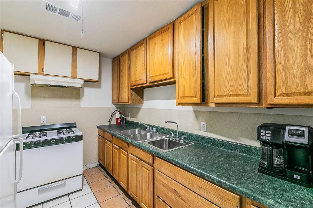 5007 Ivy Lane, Dallas, TX 75241 5007 Ivy Lane, Dallas, TX 75241