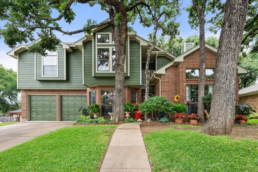 Property photo for 6616 Shorewood Drive, Arlington, TX
