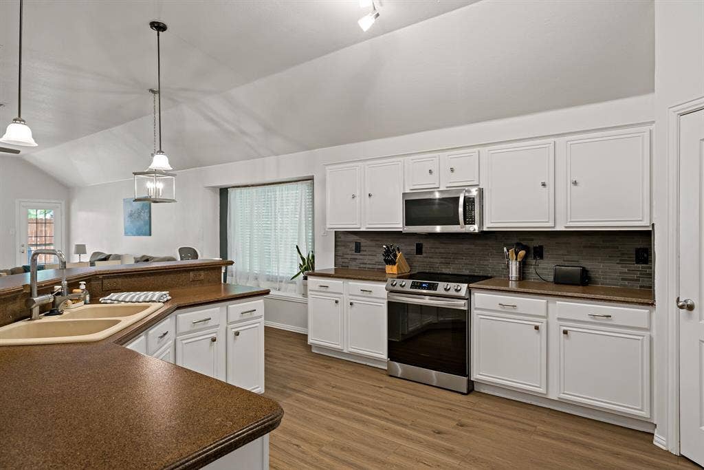 4408 Spanish Oak Circle, Corinth, TX 76208