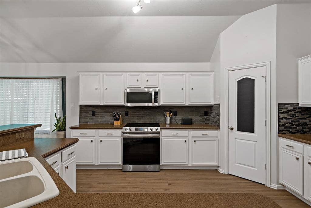 4408 Spanish Oak Circle, Corinth, TX 76208