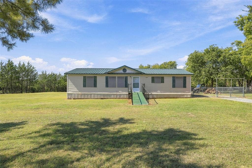3111 Preston Road, Denison, TX 75020