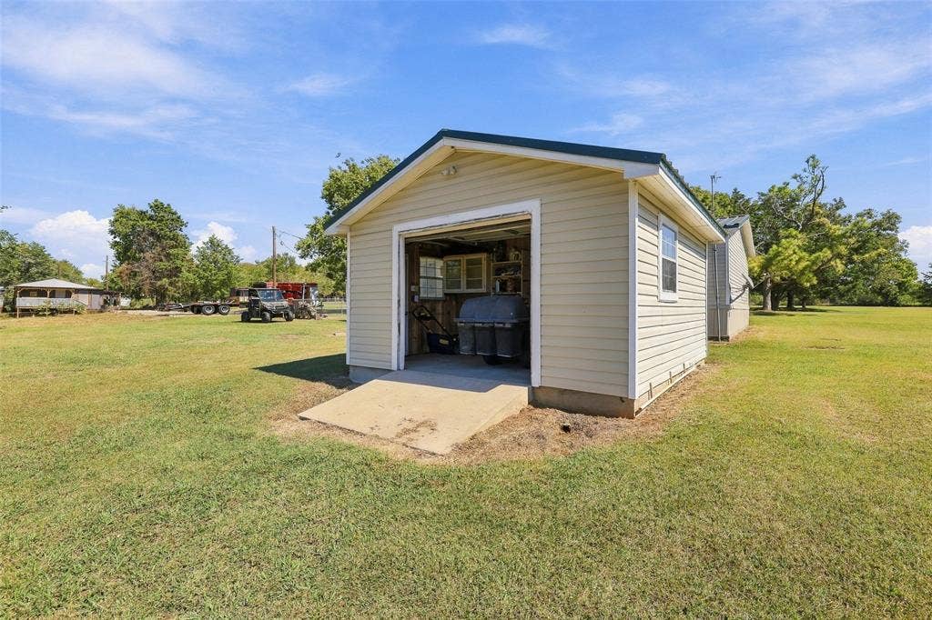 3111 Preston Road, Denison, TX 75020
