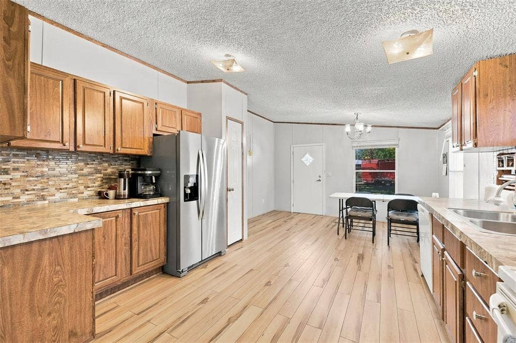 3111 Preston Road, Denison, TX 75020