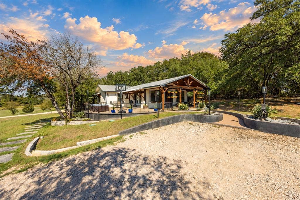 384 Fort Graham Road, Waco, TX 76705 384 Fort Graham Road, Waco, TX 76705
