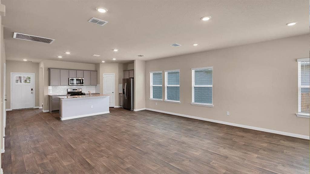 3670 Zenith Drive, Grand Prairie, TX 75052