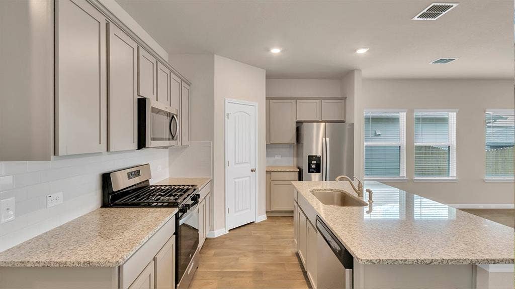 3670 Zenith Drive, Grand Prairie, TX 75052