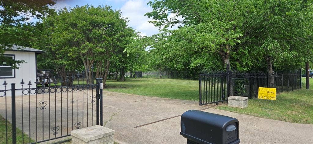 901 N Blanche Street, Terrell, TX 75160