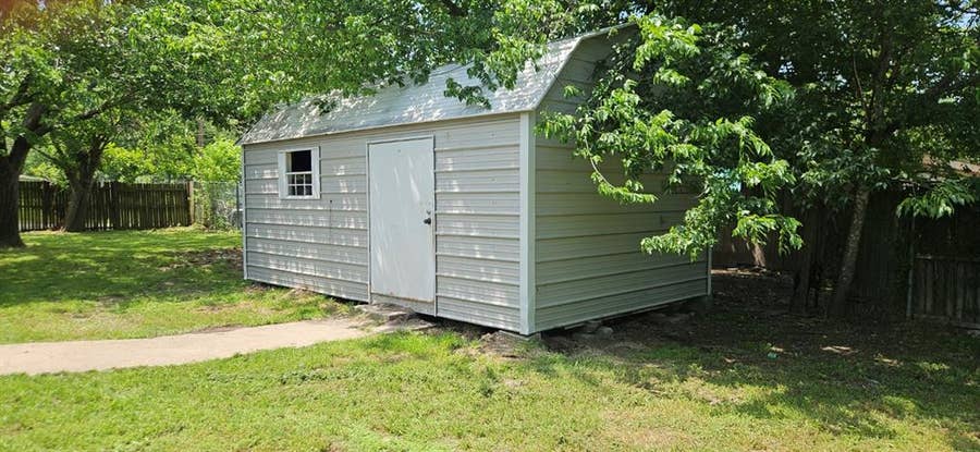 Property photo for 901 N Blanche Street, Terrell, TX