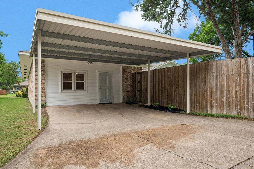 8426 Baumgarten Drive, Dallas, TX 75228