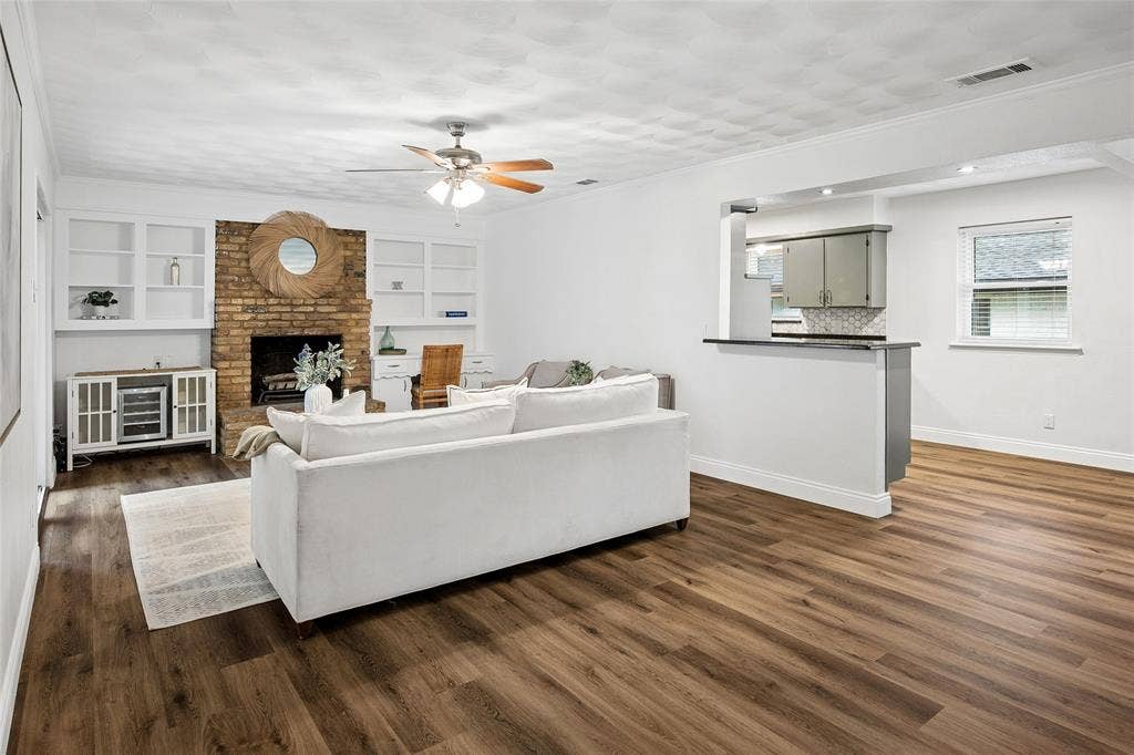 8426 Baumgarten Drive, Dallas, TX 75228