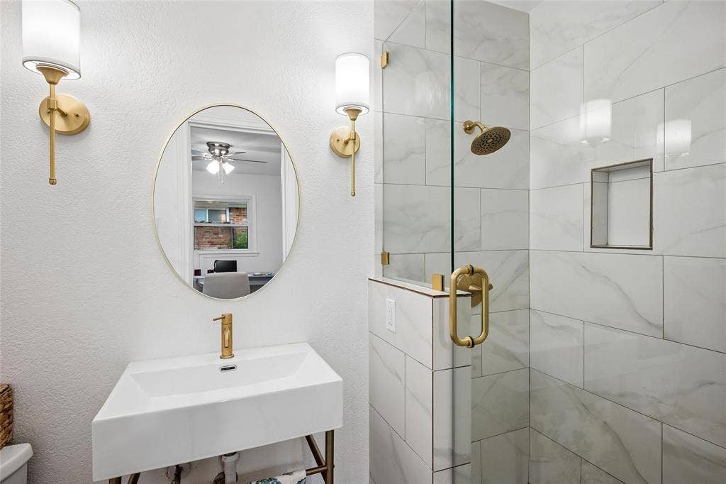8426 Baumgarten Drive, Dallas, TX 75228