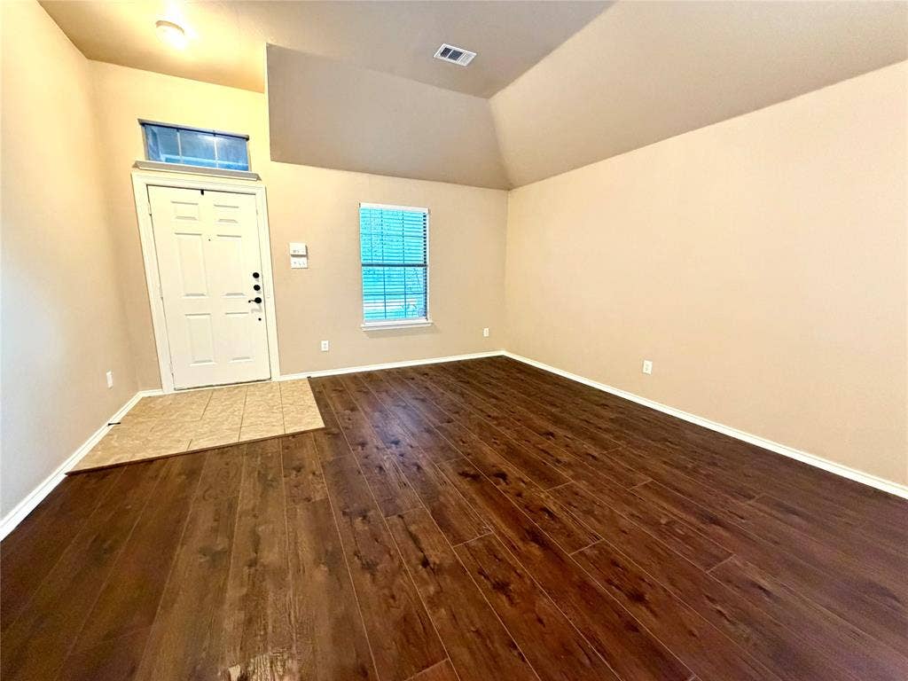 9016 Warren Drive, McKinney, TX 75071 Looking back towards entry