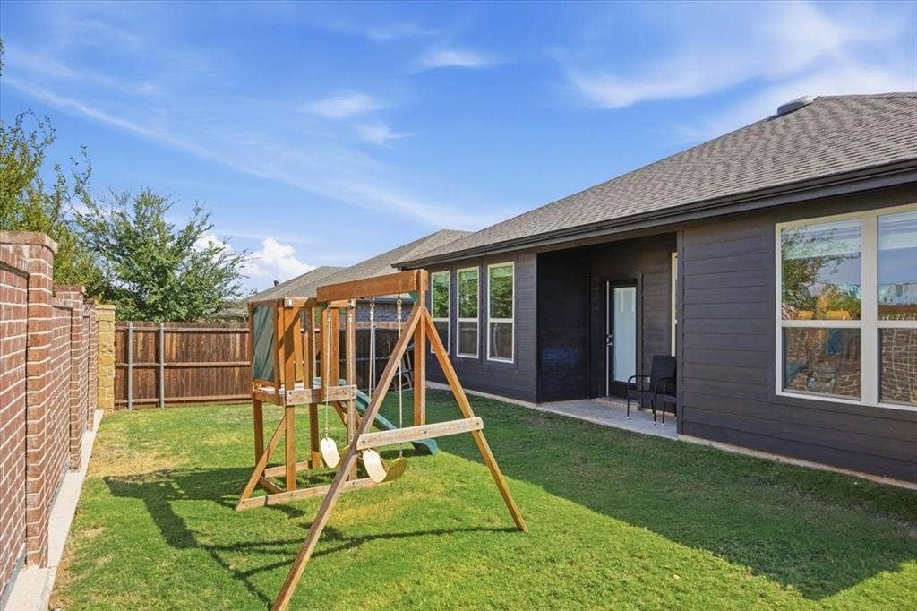 10920 Elata Drive, Fort Worth, TX 76108