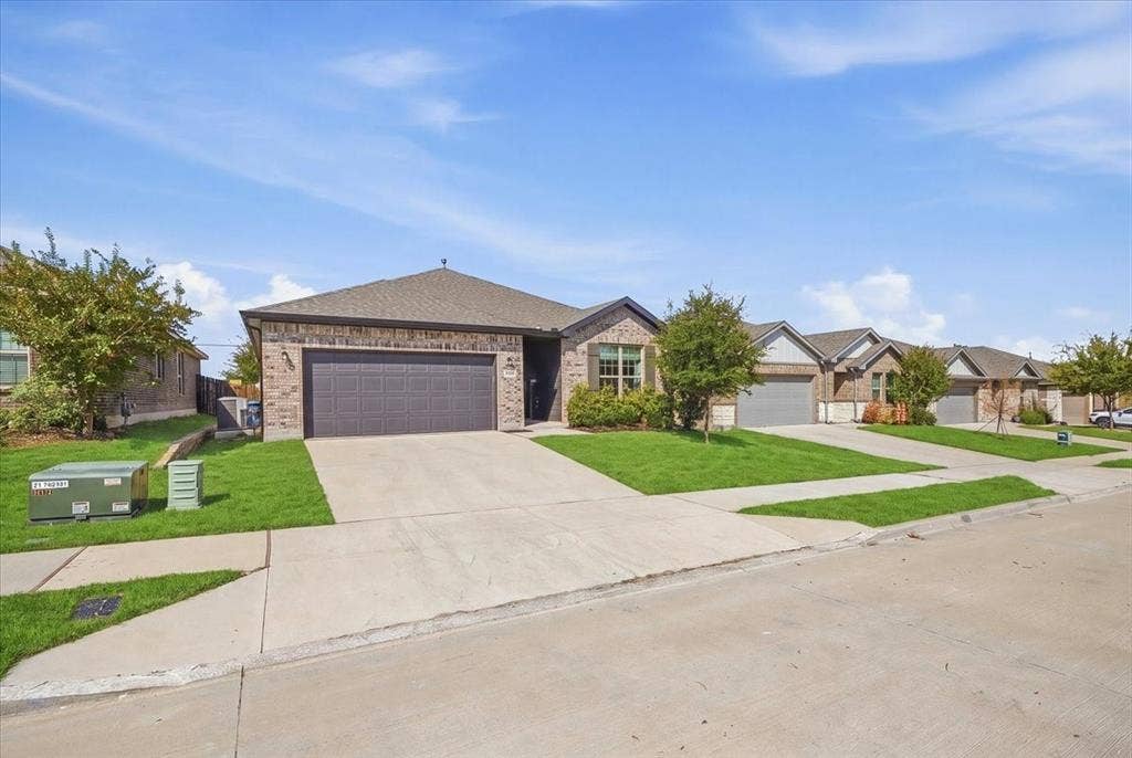10920 Elata Drive, Fort Worth, TX 76108