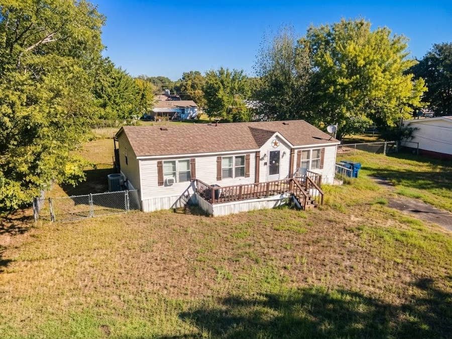 Property photo for 210 E Shadowwood, Gun Barrel City, TX