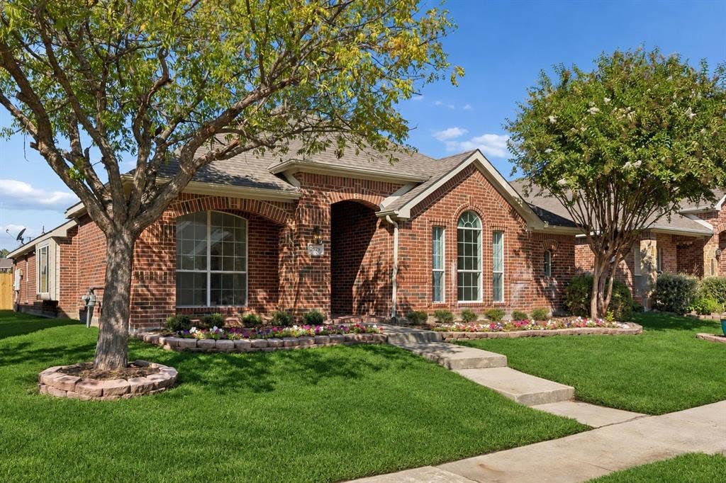 This one could be your perfect place to call HOME!