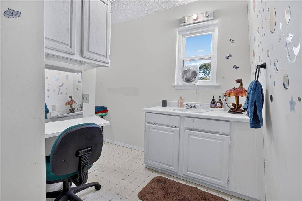 416 Cedarwood Street, Azle, TX 76020